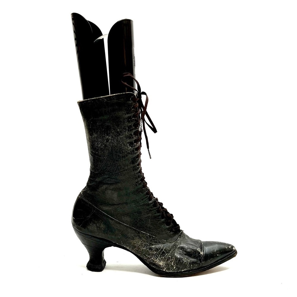 Antique 1910s vintage Edwardian black leather lace up French heel granny boots